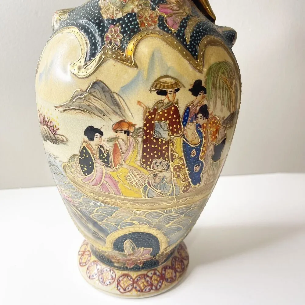 Vintage Satsuma Vase Pitcher Gold Handle 20th Century Chinoiserie Hand Painted‎